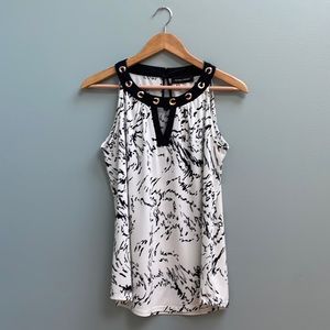 • KEYHOLE GROMMET DETAIL BLOUSE •